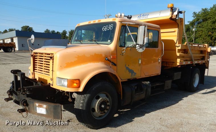 image for item DM1396 2002 International 4900  Crew Cab dump truck