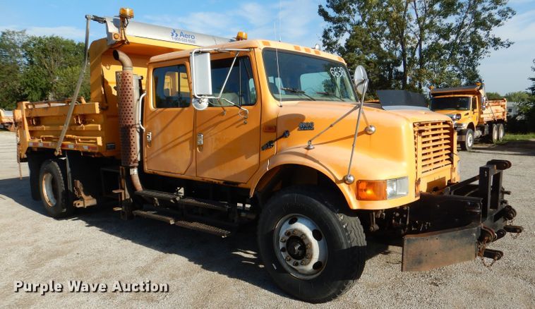 image for item DM1396 2002 International 4900  Crew Cab dump truck
