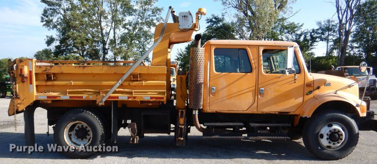 image for item DM1396 2002 International 4900  Crew Cab dump truck