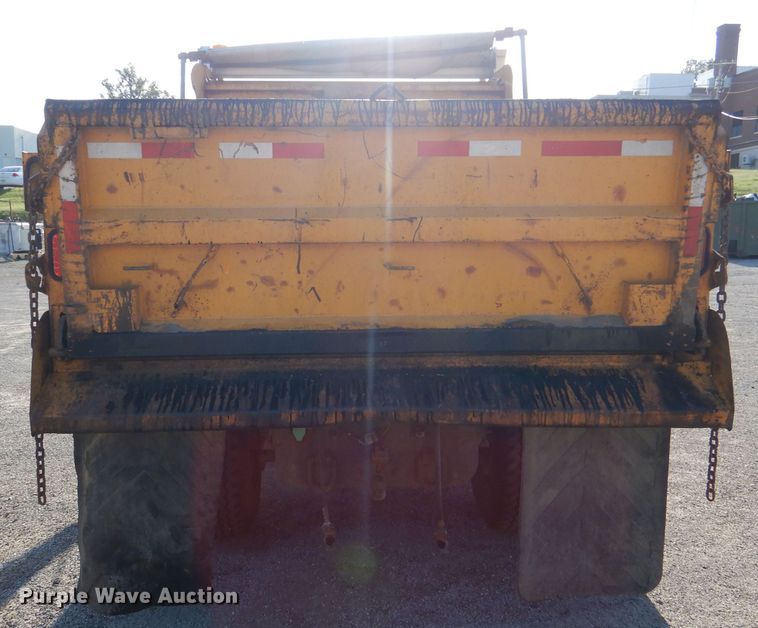 image for item DM1396 2002 International 4900  Crew Cab dump truck