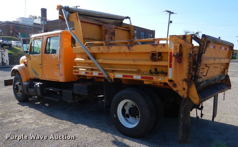 image for item DM1396 2002 International 4900  Crew Cab dump truck