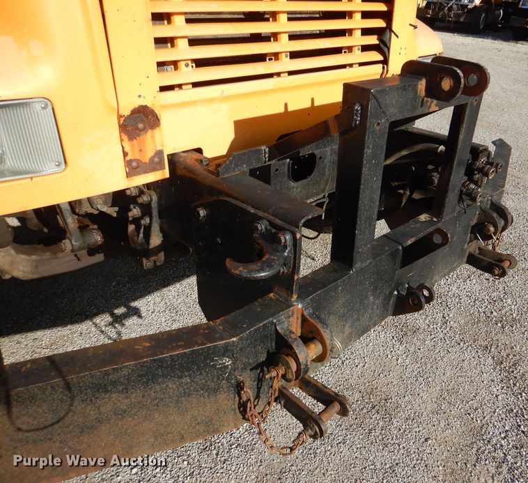 image for item DM1396 2002 International 4900  Crew Cab dump truck