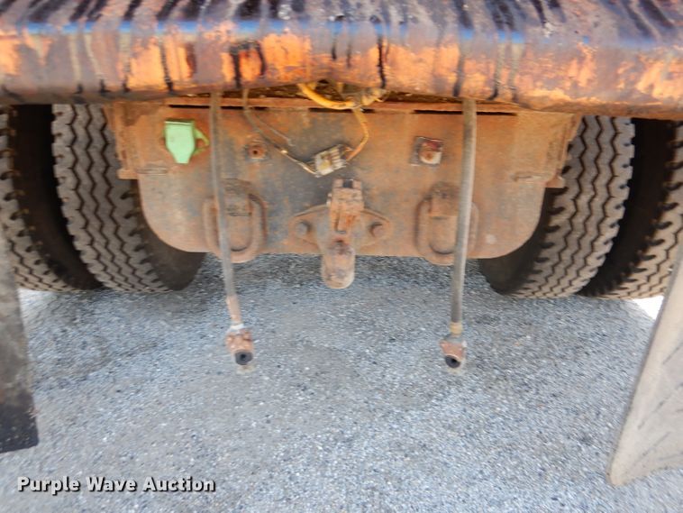 image for item DM1396 2002 International 4900  Crew Cab dump truck