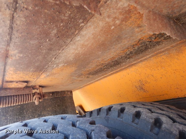 image for item DM1396 2002 International 4900  Crew Cab dump truck