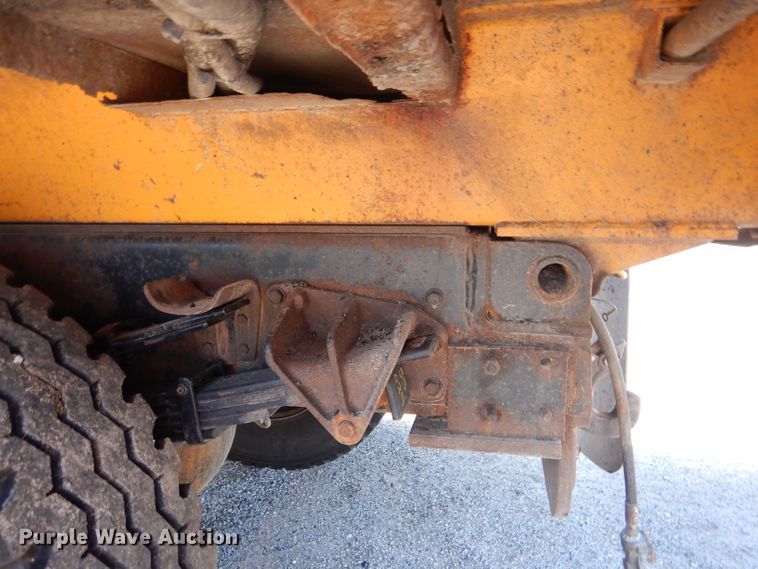 image for item DM1396 2002 International 4900  Crew Cab dump truck