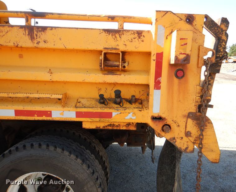 image for item DM1396 2002 International 4900  Crew Cab dump truck