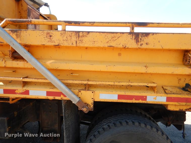 image for item DM1396 2002 International 4900  Crew Cab dump truck