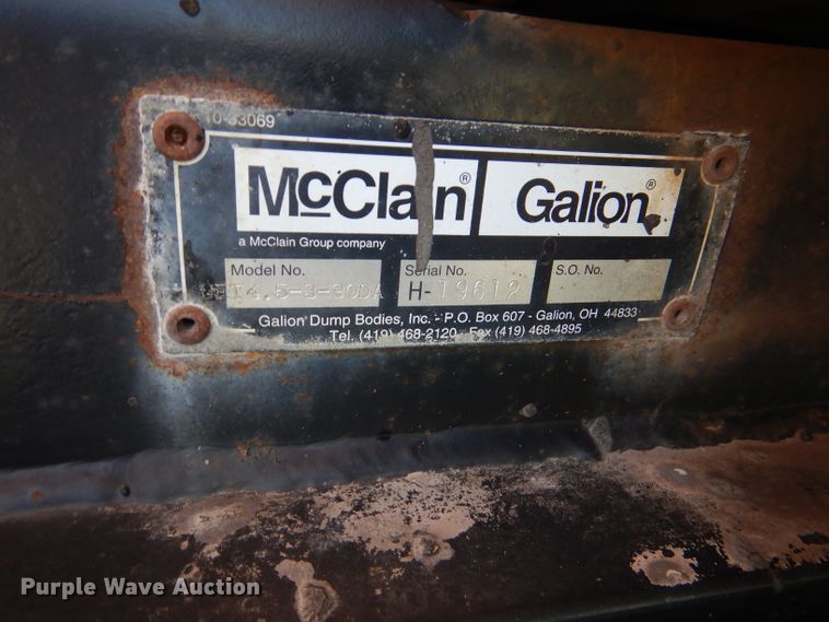 image for item DM1396 2002 International 4900  Crew Cab dump truck