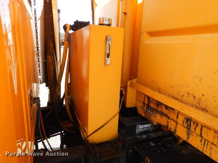 image for item DM1396 2002 International 4900  Crew Cab dump truck