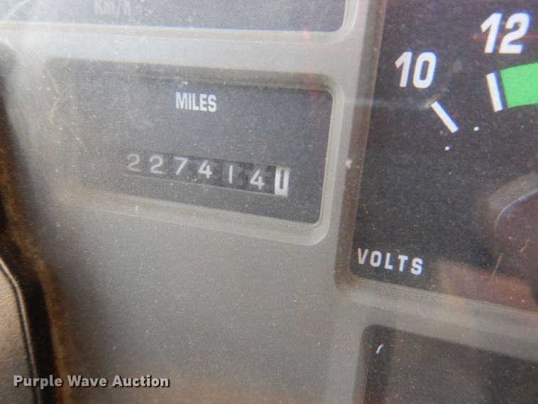 image for item DM1396 2002 International 4900  Crew Cab dump truck