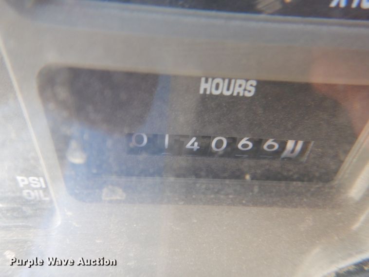 image for item DM1396 2002 International 4900  Crew Cab dump truck