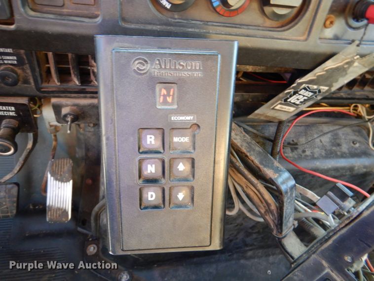 image for item DM1396 2002 International 4900  Crew Cab dump truck