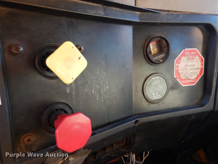 image for item DM1396 2002 International 4900  Crew Cab dump truck