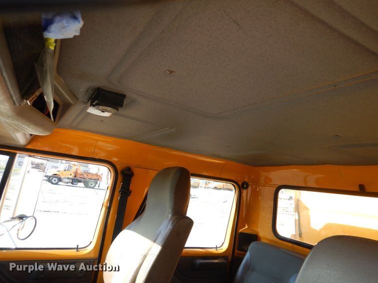 image for item DM1396 2002 International 4900  Crew Cab dump truck