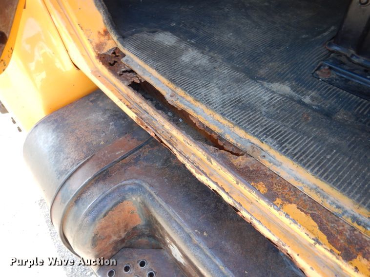 image for item DM1396 2002 International 4900  Crew Cab dump truck