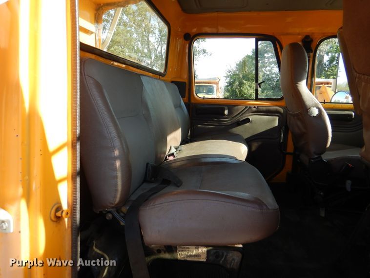 image for item DM1396 2002 International 4900  Crew Cab dump truck