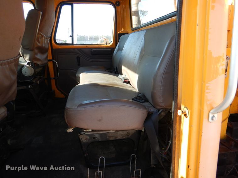 image for item DM1396 2002 International 4900  Crew Cab dump truck