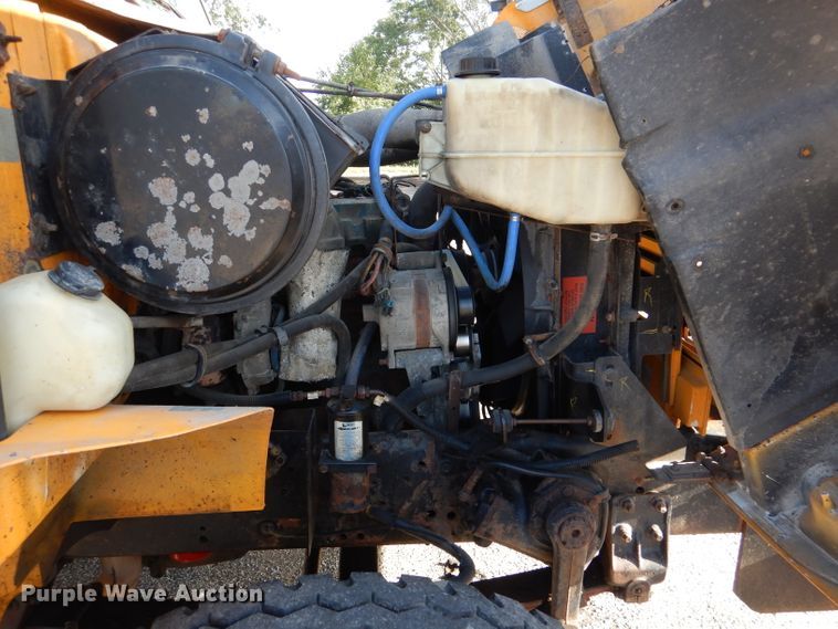 image for item DM1396 2002 International 4900  Crew Cab dump truck