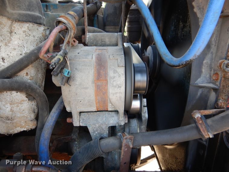 image for item DM1396 2002 International 4900  Crew Cab dump truck