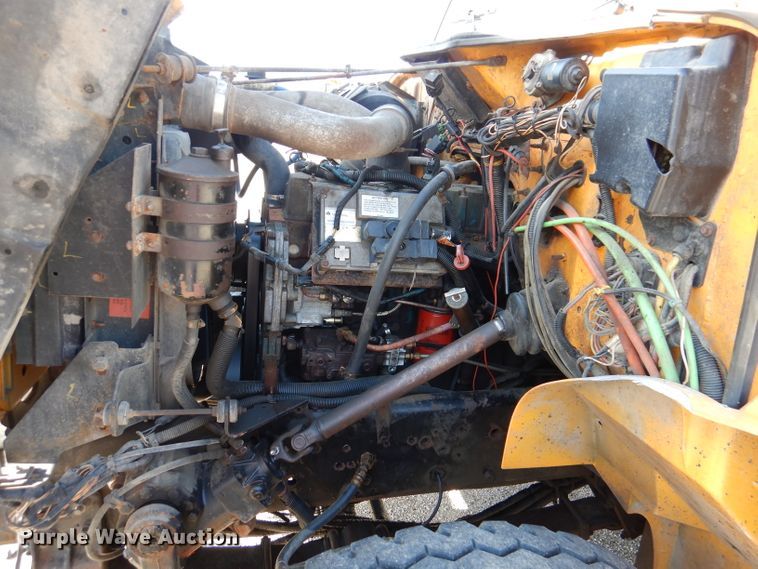 image for item DM1396 2002 International 4900  Crew Cab dump truck