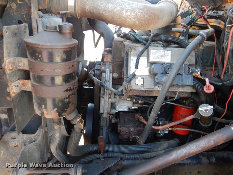 image for item DM1396 2002 International 4900  Crew Cab dump truck