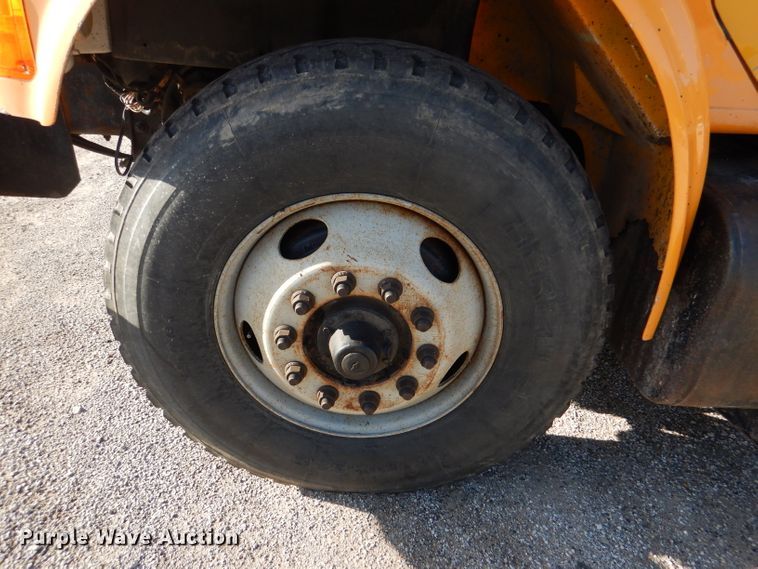 image for item DM1396 2002 International 4900  Crew Cab dump truck