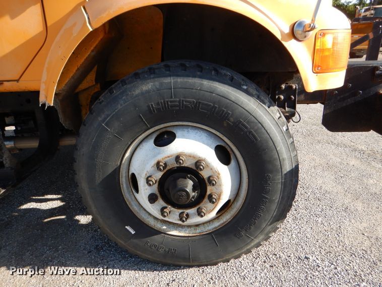 image for item DM1396 2002 International 4900  Crew Cab dump truck