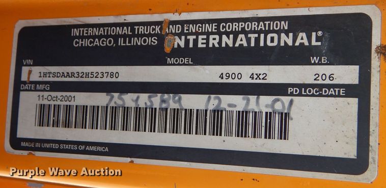 image for item DM1396 2002 International 4900  Crew Cab dump truck