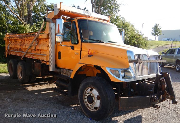 image for item DM1397 2006 International WorkStar 7400  dump truck