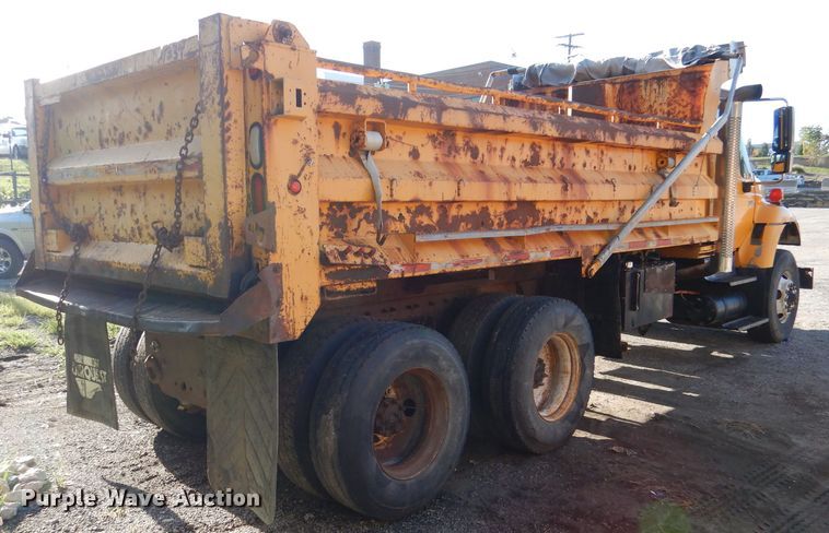 image for item DM1397 2006 International WorkStar 7400  dump truck