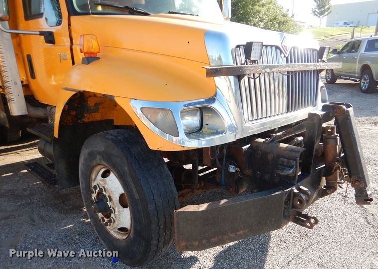 image for item DM1397 2006 International WorkStar 7400  dump truck