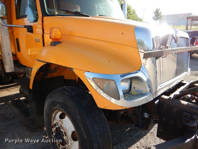 image for item DM1397 2006 International WorkStar 7400  dump truck