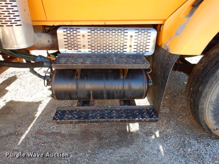 image for item DM1397 2006 International WorkStar 7400  dump truck