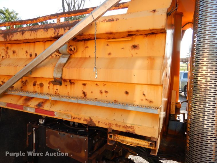 image for item DM1397 2006 International WorkStar 7400  dump truck