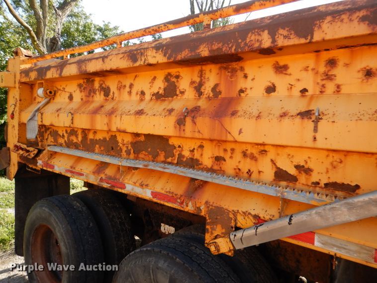 image for item DM1397 2006 International WorkStar 7400  dump truck