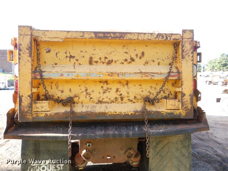 image for item DM1397 2006 International WorkStar 7400  dump truck