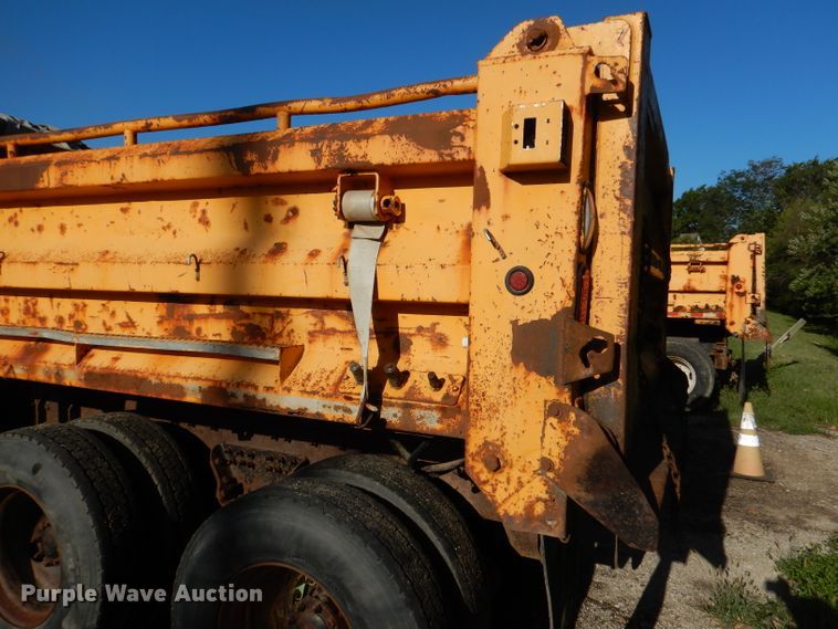 image for item DM1397 2006 International WorkStar 7400  dump truck