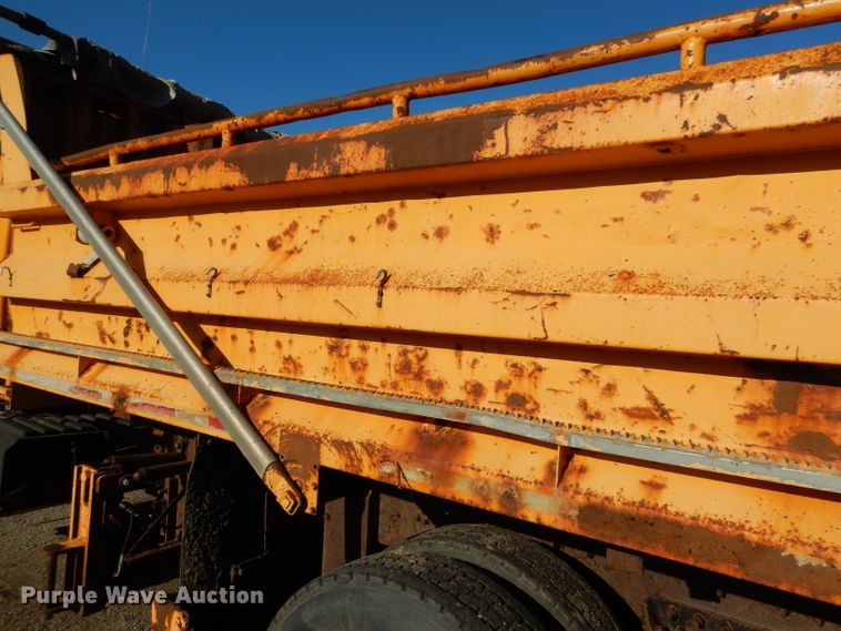 image for item DM1397 2006 International WorkStar 7400  dump truck