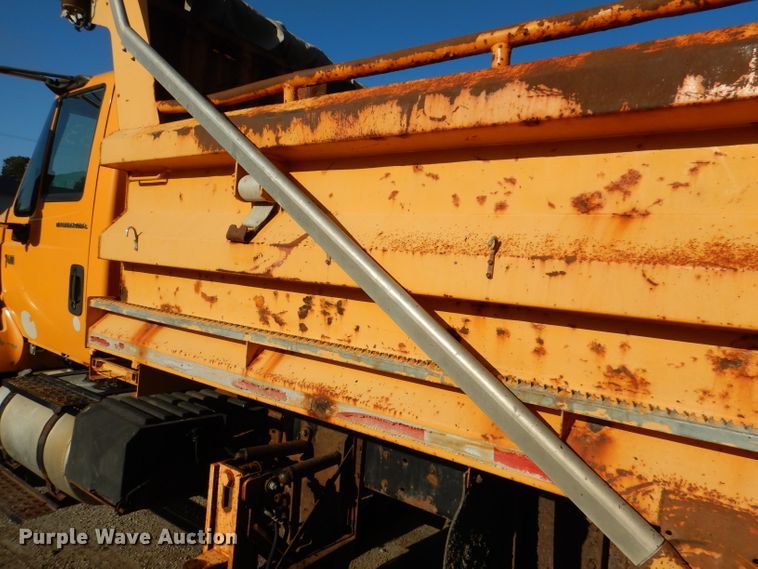 image for item DM1397 2006 International WorkStar 7400  dump truck