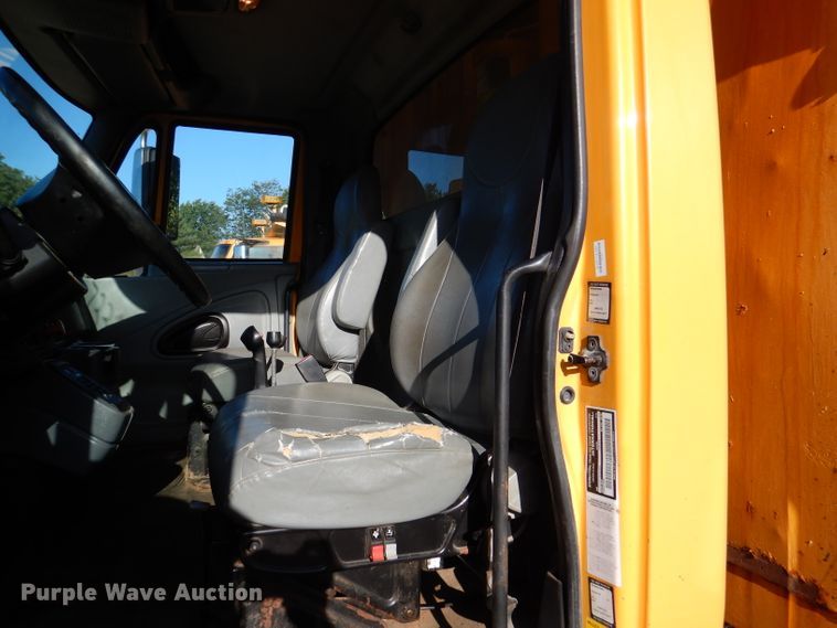 image for item DM1397 2006 International WorkStar 7400  dump truck