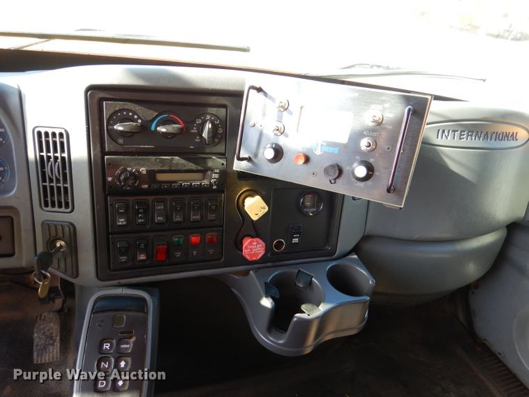 image for item DM1397 2006 International WorkStar 7400  dump truck