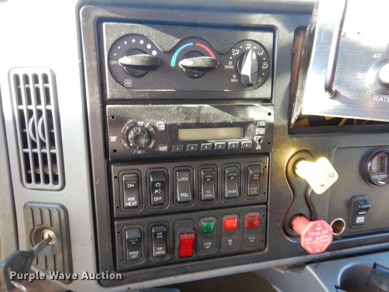 image for item DM1397 2006 International WorkStar 7400  dump truck