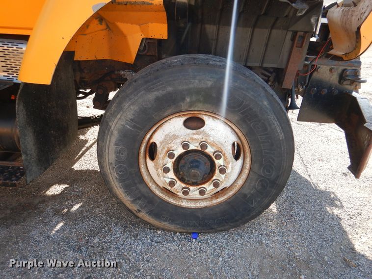 image for item DM1397 2006 International WorkStar 7400  dump truck