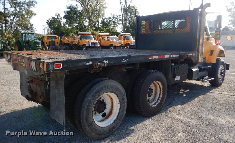 image for item DM1398 2003 International WorkStar 7400  flatbed truck
