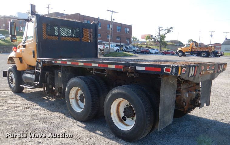 image for item DM1398 2003 International WorkStar 7400  flatbed truck