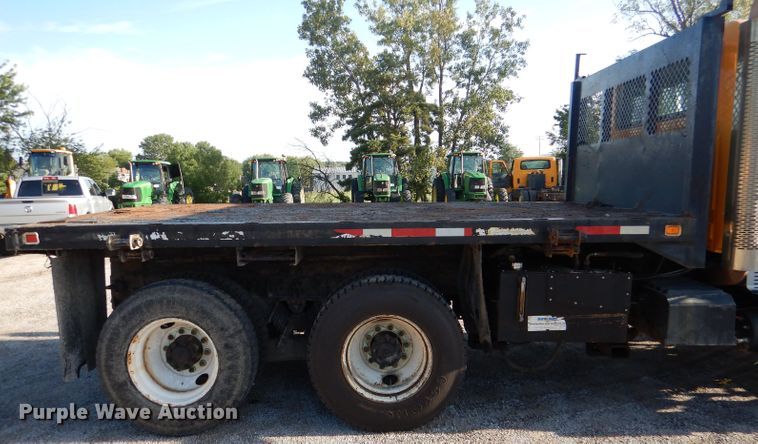 image for item DM1398 2003 International WorkStar 7400  flatbed truck