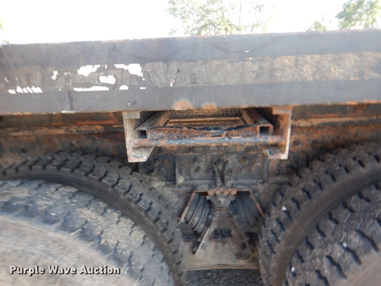 image for item DM1398 2003 International WorkStar 7400  flatbed truck