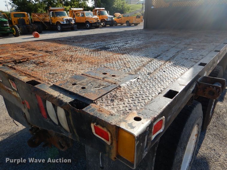 image for item DM1398 2003 International WorkStar 7400  flatbed truck