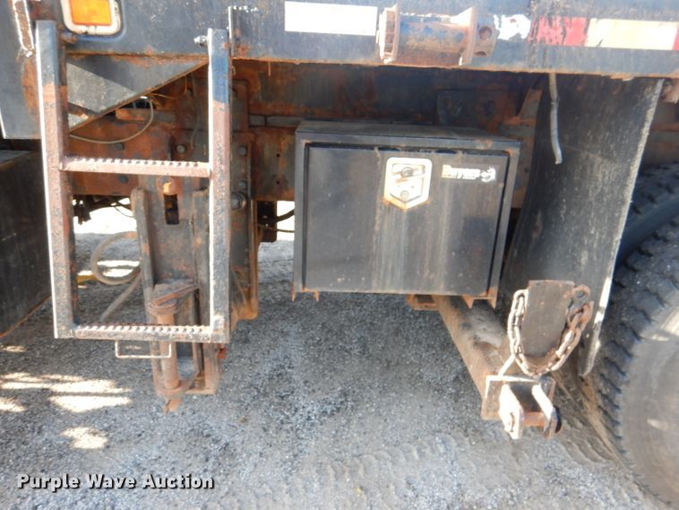 image for item DM1398 2003 International WorkStar 7400  flatbed truck