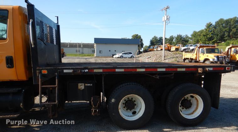 image for item DM1398 2003 International WorkStar 7400  flatbed truck